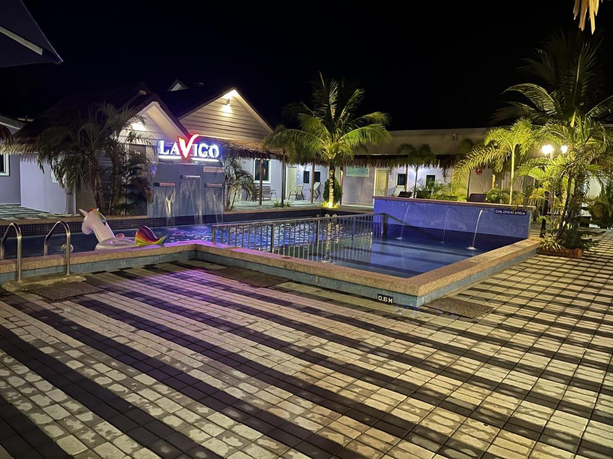 Lavigo Resort Pantai Cenang  Exteriör bild
